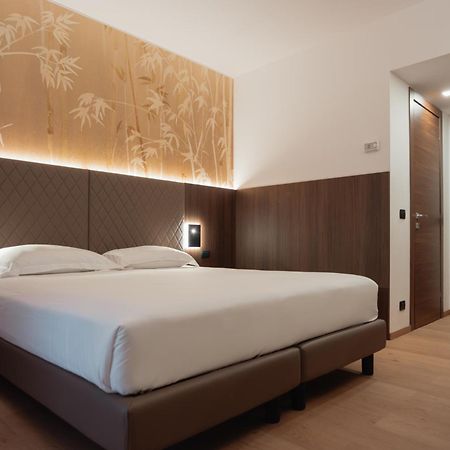 Hotel Pineta Busto Arsizio Luaran gambar