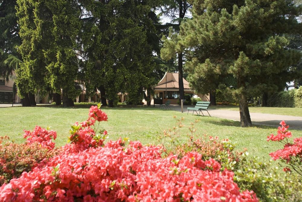 Hotel Pineta Busto Arsizio Luaran gambar
