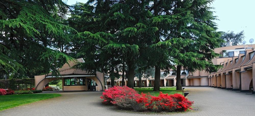 Hotel Pineta Busto Arsizio Luaran gambar