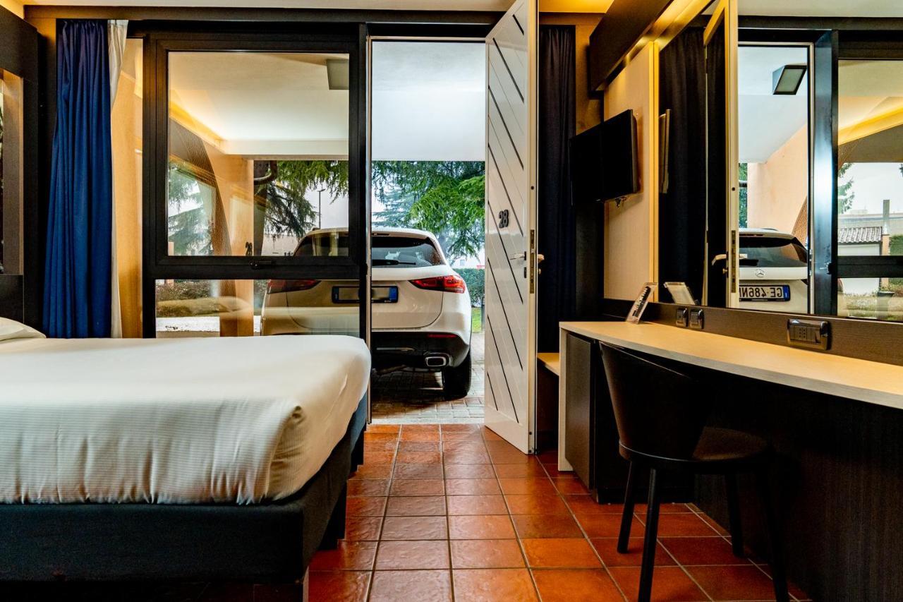 Hotel Pineta Busto Arsizio Luaran gambar